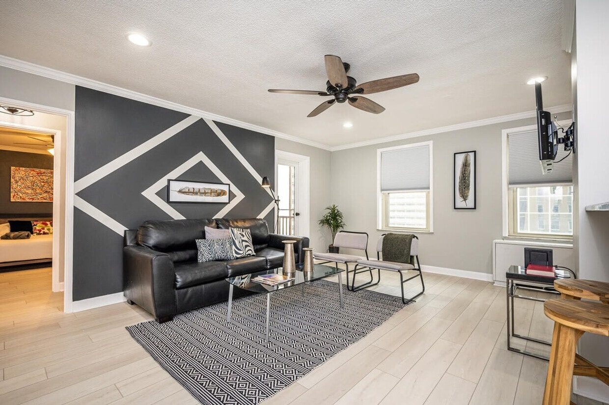 Foto principal - 300 W Peachtree St NW