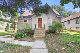 Building Photo - 2225 Winnebago St
