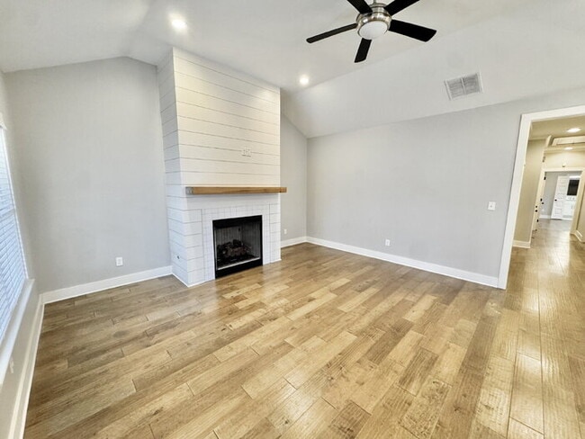 Foto del edificio - 441 Josephine St