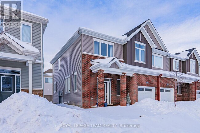 Building Photo - 6 Darvoy Mews