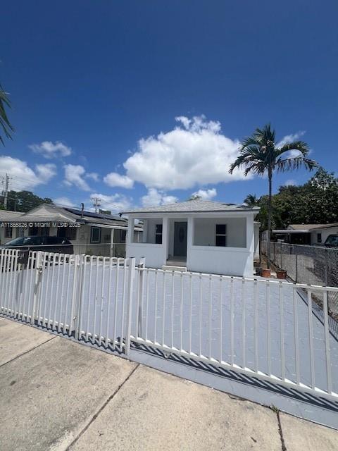 Foto principal - 81 NW 44th St