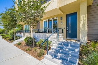 Building Photo - 2430 Community Ln