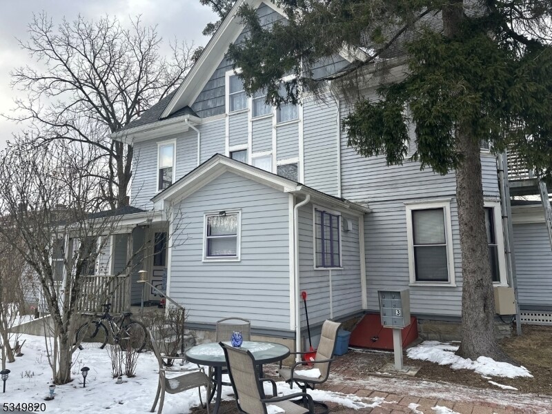 Foto principal - 100 Main St