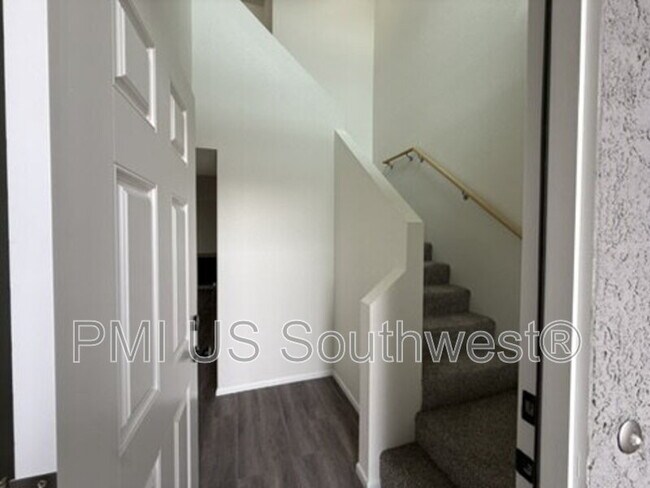 Foto del edificio - 405 Anna Cir