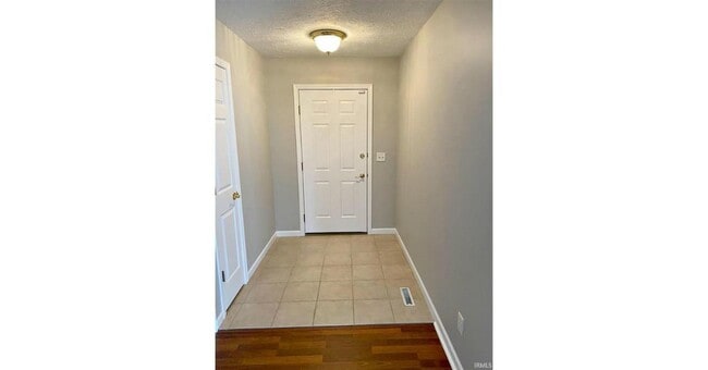 Building Photo - 10649 Midway Dr