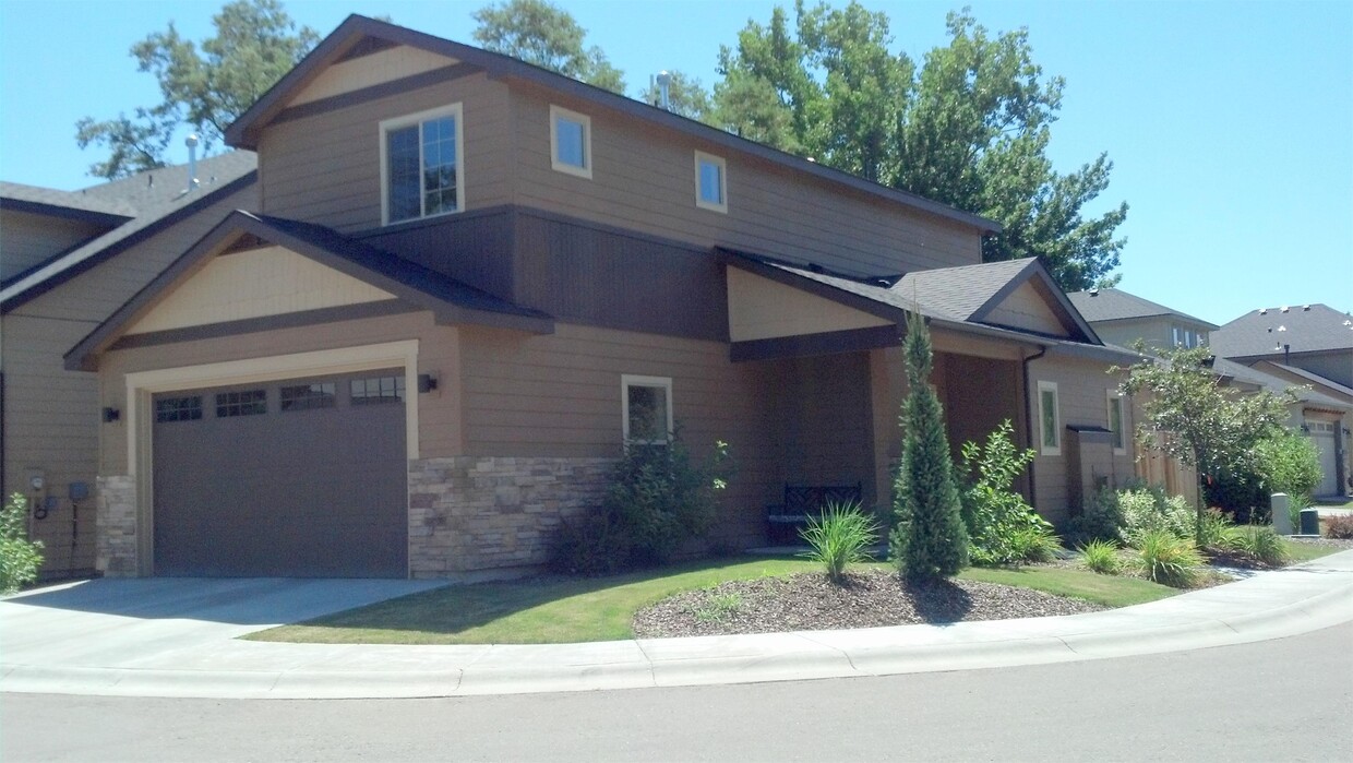 Primary Photo - 2612 North Cisco Lane