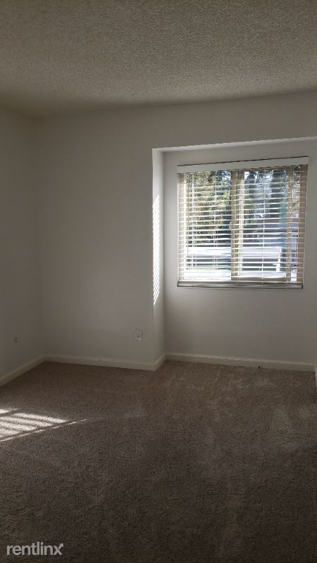 Building Photo - 3 br, 1.5 bath Condo - 1749 Las Raposas Ct
