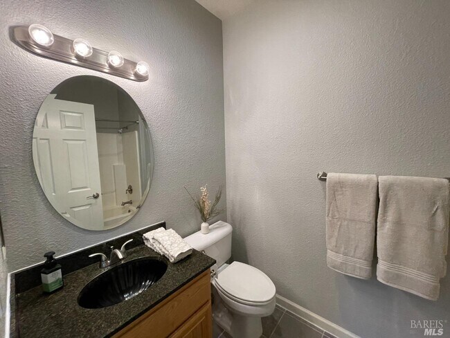 Foto del edificio - 206 Cedar Ridge Dr