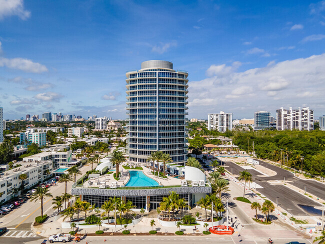 Building Photo - Paramount Fort Lauderdale Beach