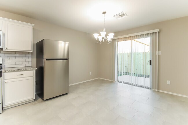 Foto del edificio - 14435 Acuna Ln