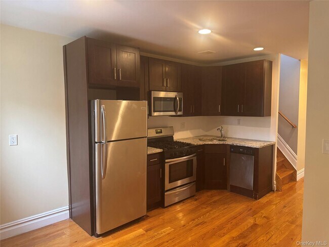 Foto del edificio - 178-29 120th Ave