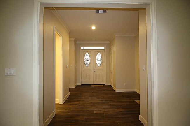 Building Photo - 1421 Nantucket Dr