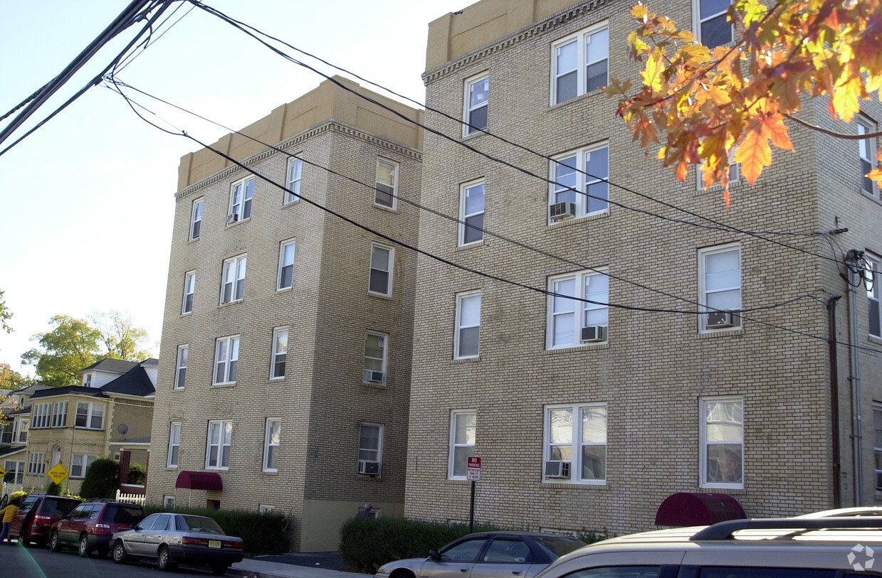 Building Photo - 296 Knox Ave