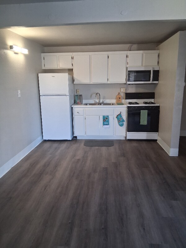 Building Photo - 4150 Channel 10 Dr