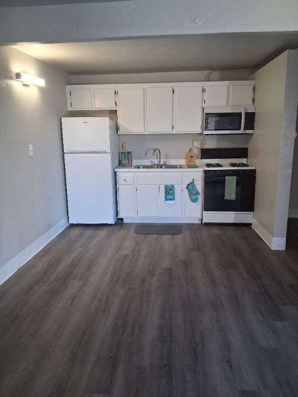 Building Photo - 4150 Channel 10 Dr