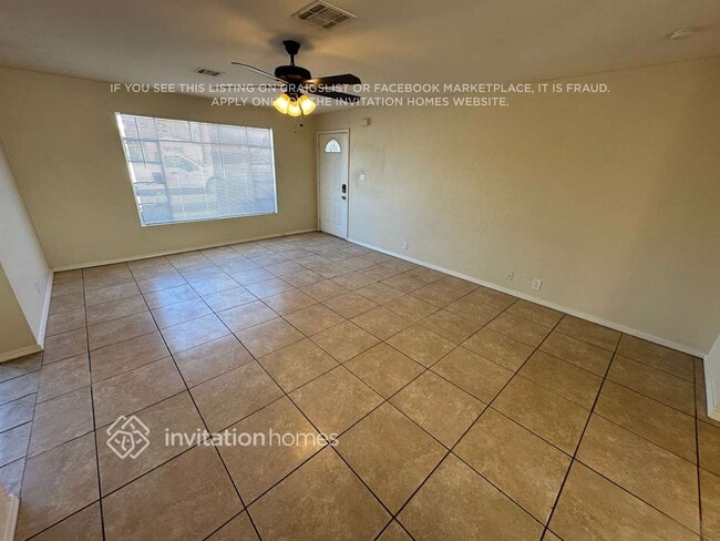 Foto del edificio - 3725 E Sheridan St