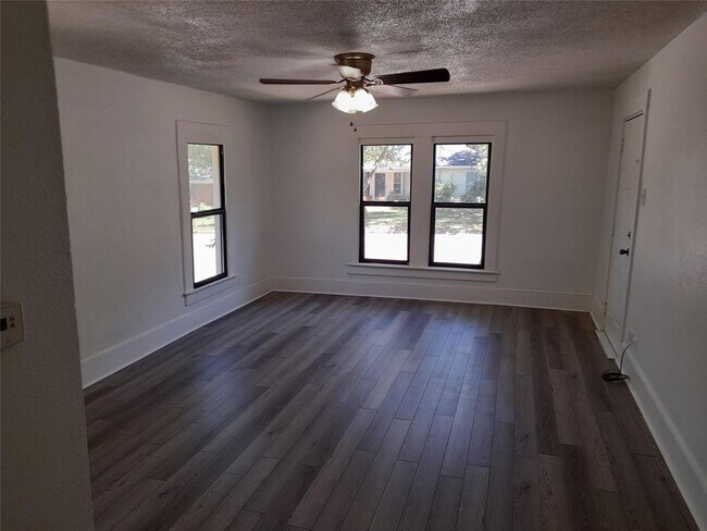 Foto del edificio - 400 SE 20th St