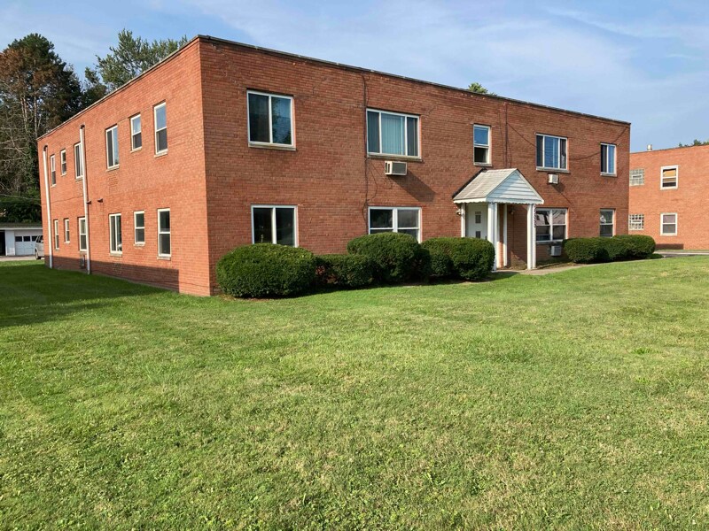 Primary Photo - 33050 Aurora Rd