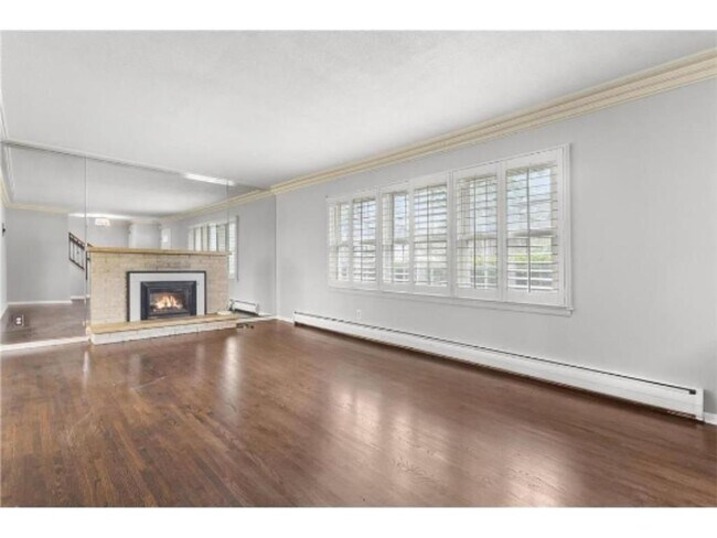 Foto del edificio - 6325 Brookview Ave