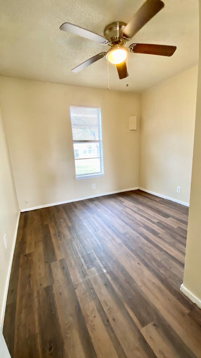 Foto del edificio - 216 E 36th St