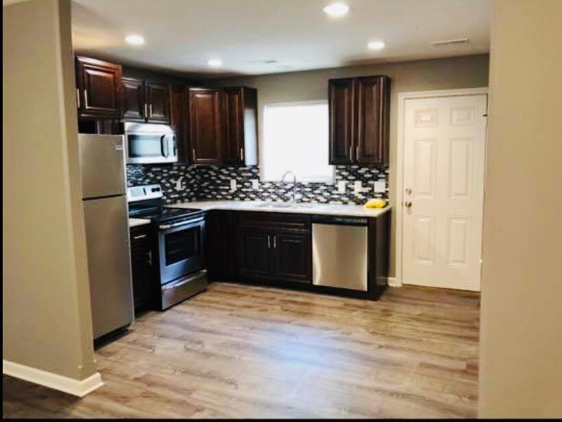 2736 Avenue E, Council Bluffs, IA 51501 Townhome Rentals in Council