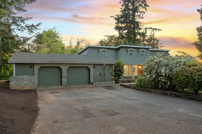 Building Photo - 1648 Sky Terrace SE