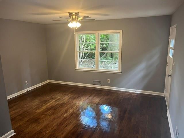 Building Photo - 2086 Evergreen Ln NW