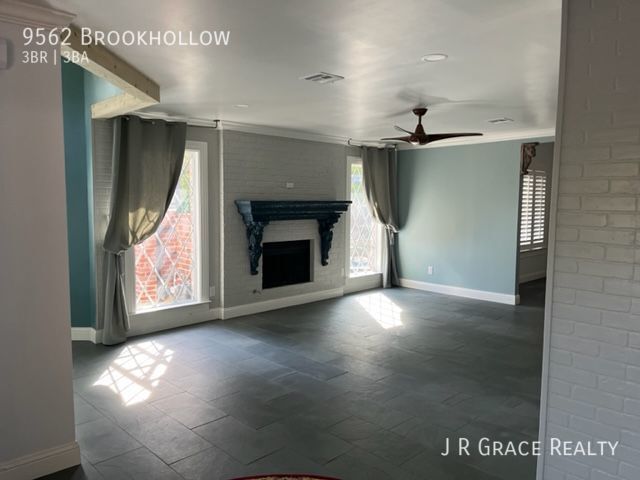 Building Photo - 9562 Brookhollow