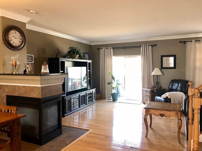 Foto del edificio - 136 Town Center Blvd