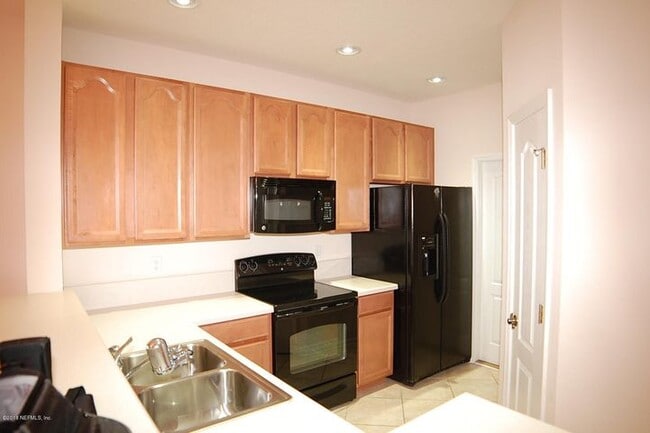 Foto del edificio - 6182 Bartram Village Dr