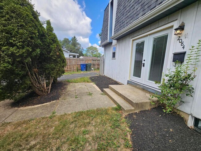 Foto del edificio - 2084 Brookfield Rd