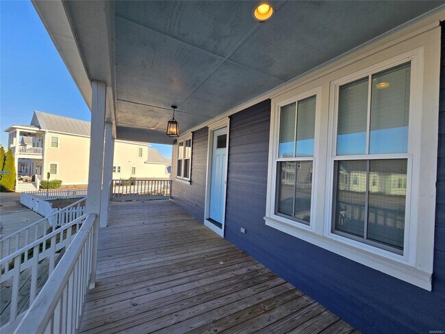 Building Photo - 61 Main St