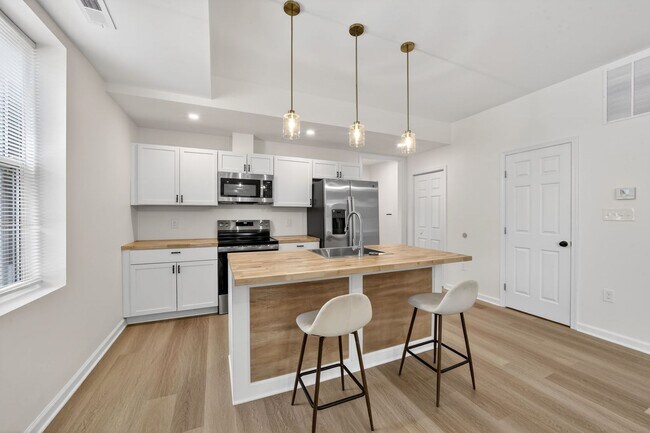 Building Photo - 1127 Orren St NE