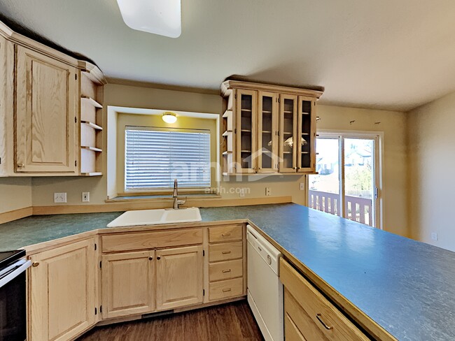 Building Photo - 128 E 350 S