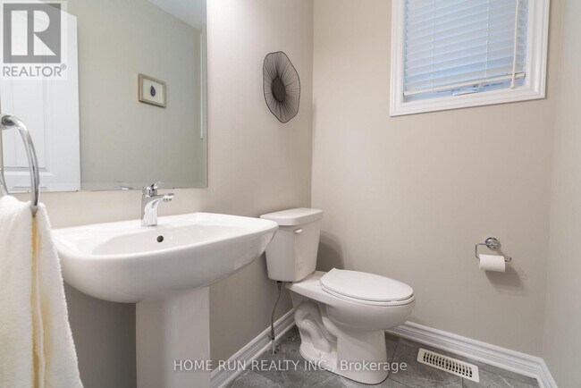Photo du bâtiment - 974 Kilbirnie Dr