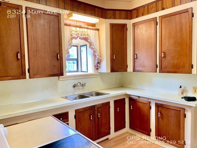 Building Photo - 2 Bedroom With A Big Yard Available Now!