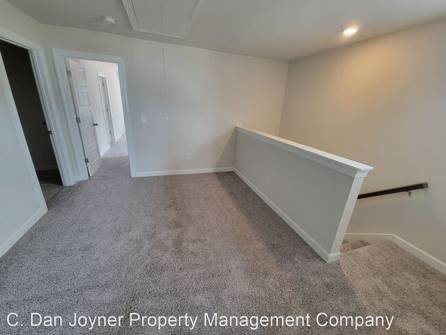 Building Photo - 3 br, 2.5 bath House - 600 Reese Lane