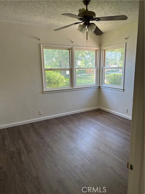 Building Photo - 45002 Kingtree Ave