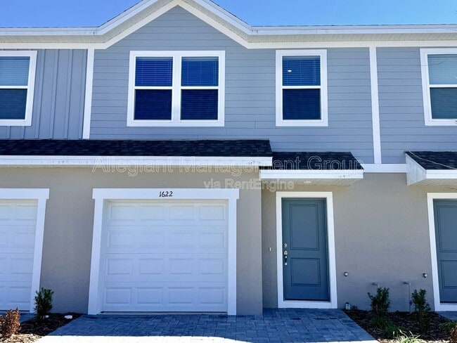 Building Photo - 1622 Fan Palm Dr