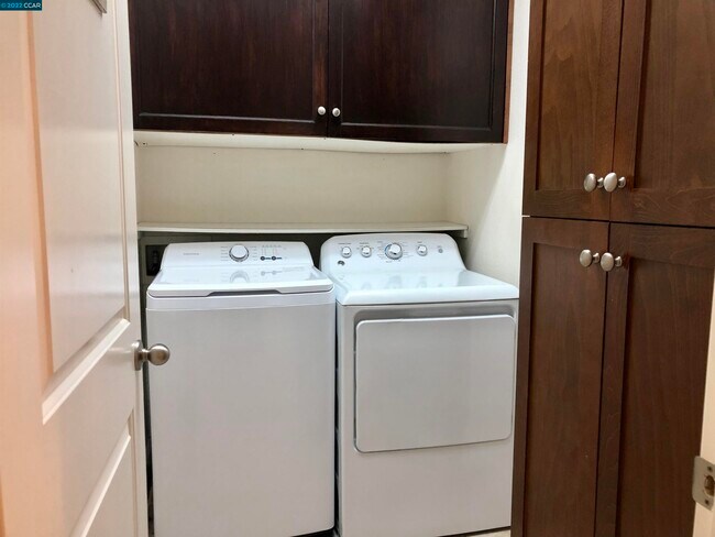 Building Photo - 5217 S Esprit Loop