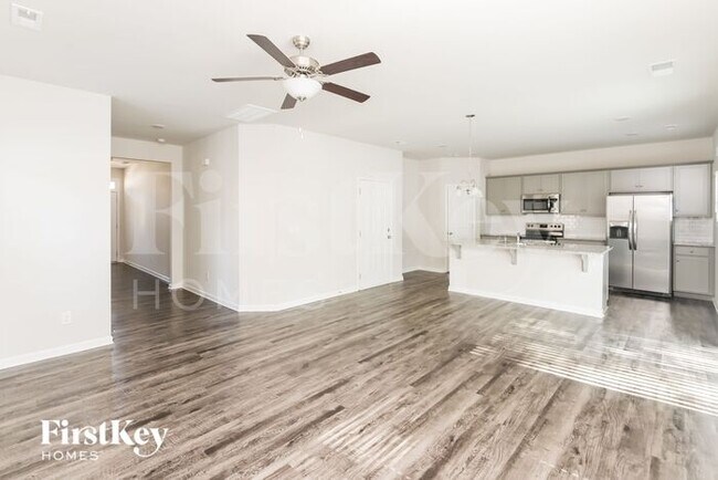 Foto del edificio - 6311 Mosley Glen Dr