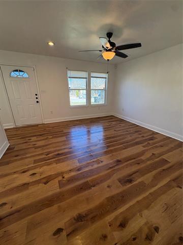 Foto del edificio - 932 Davis Ave