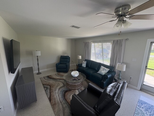 Building Photo - 108 Charles Dr