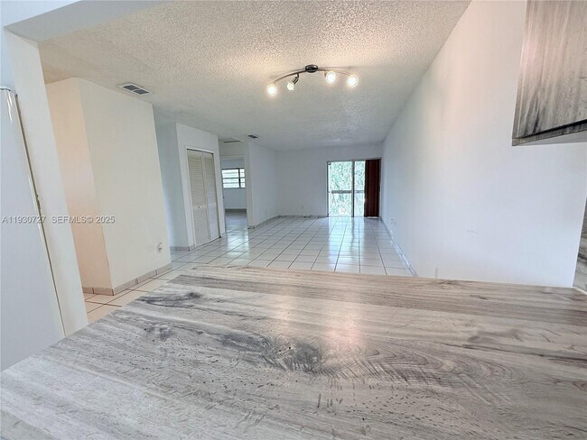 Foto del edificio - 3630 SW 112th Ave