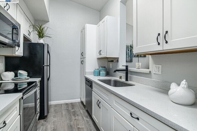 Building Photo - 7124 Cross Creek Cir