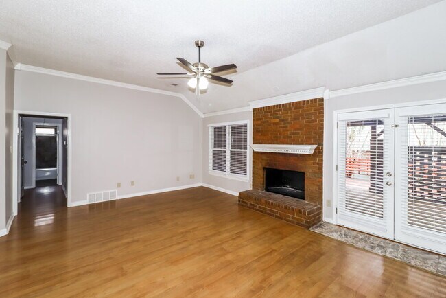 Foto del edificio - 4800 Harvest Knoll Cove S