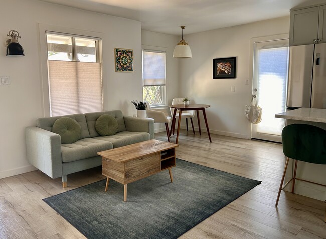 Building Photo - 3120 1/2 Madera Ave