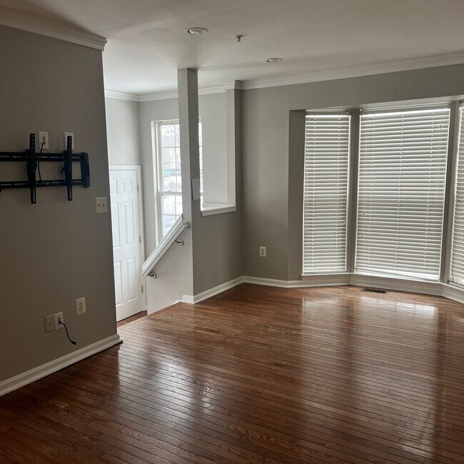 Foto del edificio - Large 4-bedroom Townhouse Odenton