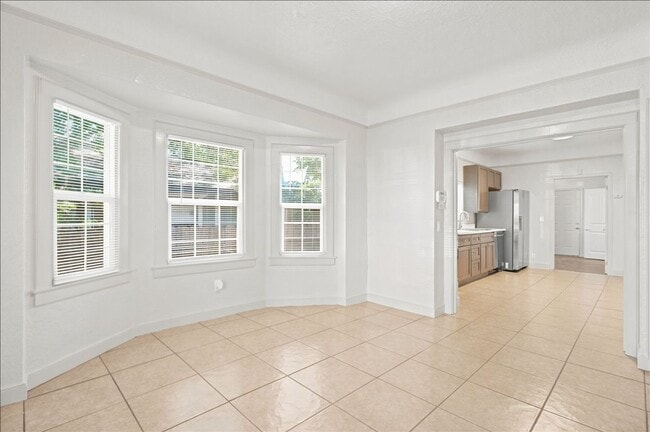 Building Photo - 3123 San Rafael Ct