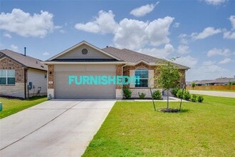 Building Photo - 102 Rainmaker Cv